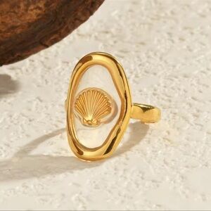 Modern Stylish Gold Shell Ring